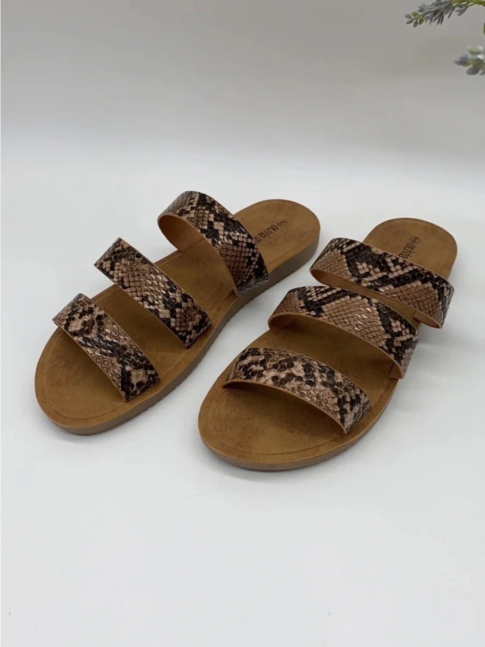 Olivia Miller Globe Trotting Sandals in Brown Snakeskin  Size 10